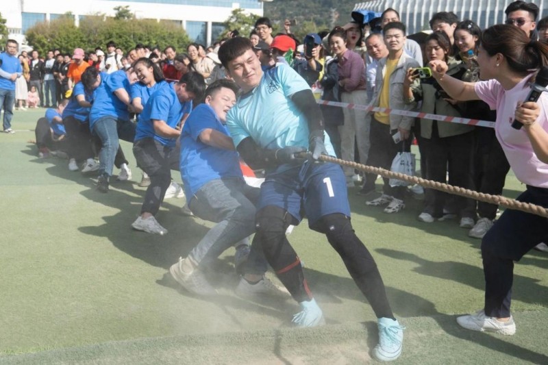 tug-of-war competition at the HPRT sports meeting.png